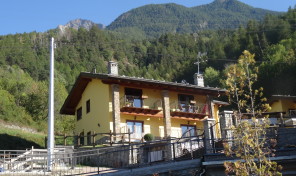 Villetta bifamiliare a Charvensod Villetta bifamiliare a Charvensod