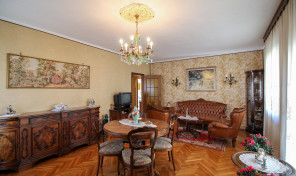AOSTA, AMPIO ALLOGGIO SEMICENTRALE, RIF. M107 AOSTA, AMPIO ALLOGGIO SEMICENTRALE, RIF. M107