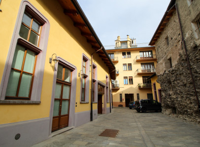 VENDITA TRILOCALE AOSTA