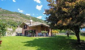 SARRE, VILLA SINGOLA CON VERDE, RIF. M118 SARRE, VILLA SINGOLA CON VERDE, RIF. M118