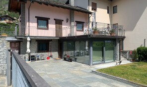 VILLA CON DUE ALLOGGI SEPARATI